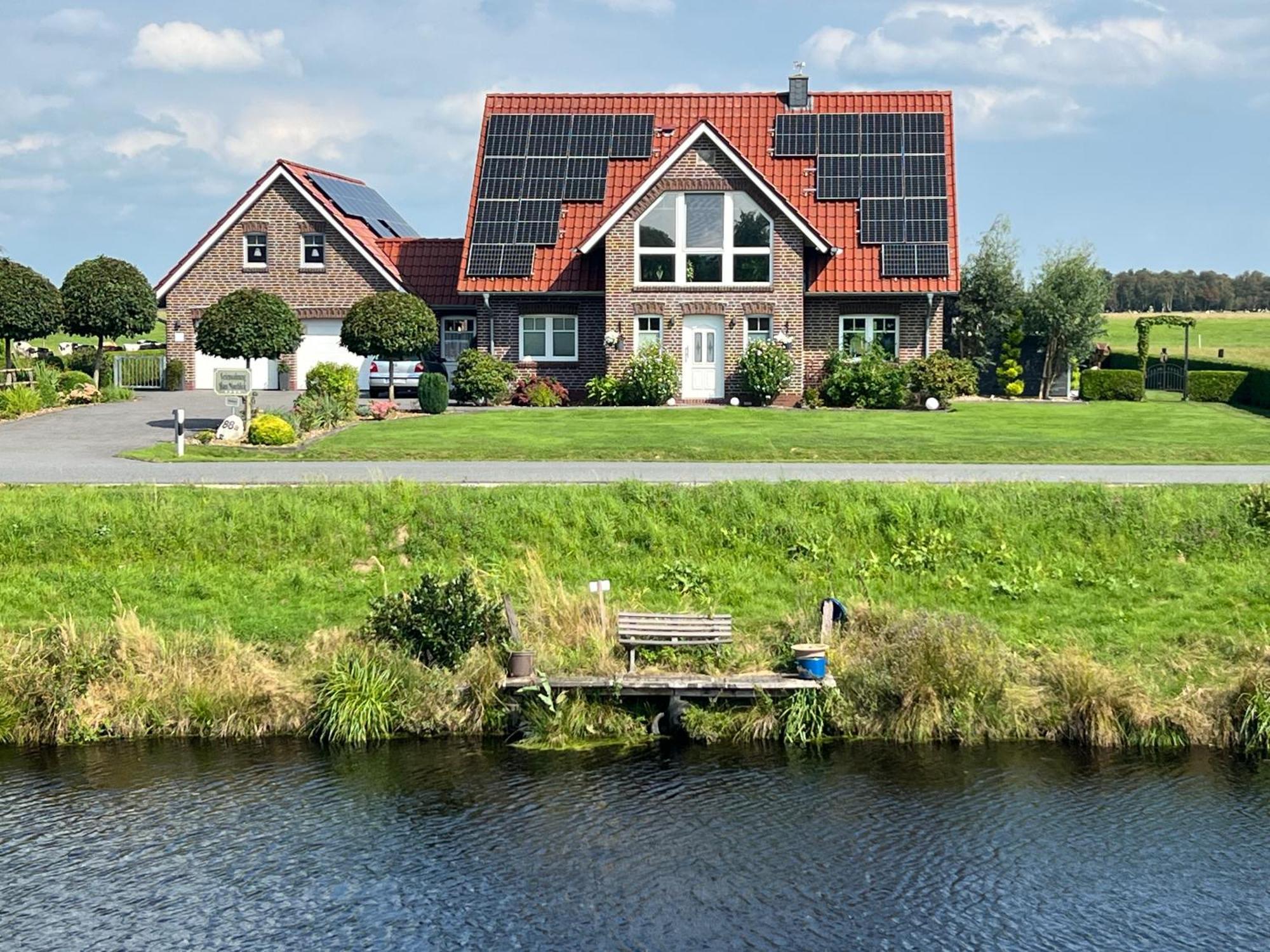 Ferienwohnung Haus Moorblick Mit Garten In Kanallage Wiesmoor Eksteriør billede
